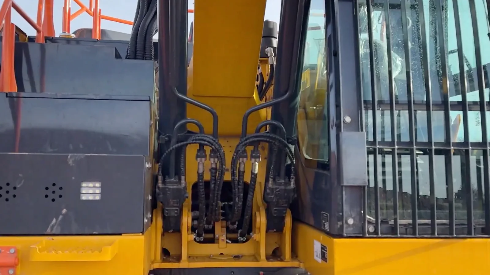 Экскаватор LiuGong 925FCR
