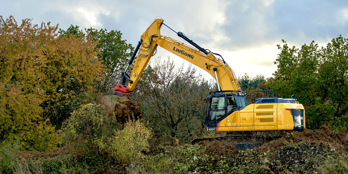 Excavator LiuGong 933F 2