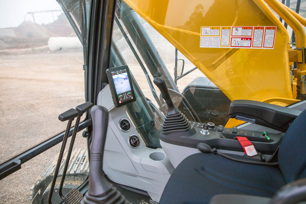 Excavator LiuGong 933F 11