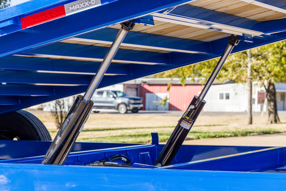 T8X Power Tilt Trailer | Powered Gooseneck Tilt | MAXX-D Trailers