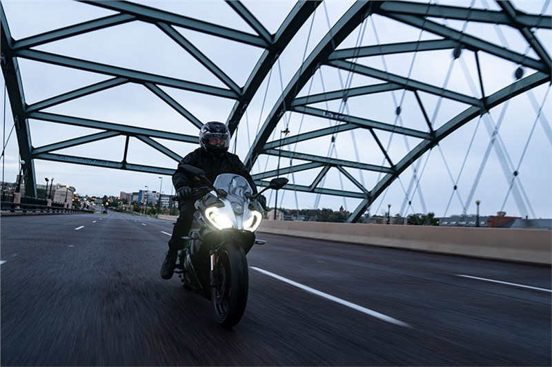 2022 CFMOTO 300SS Model | Sport Motorcycle