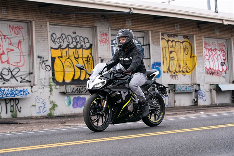 2022 CFMOTO 300SS Model | Sport Motorcycle