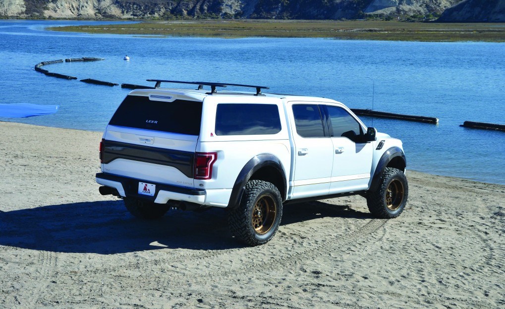 Leer 100XQ Sport Camper Shell